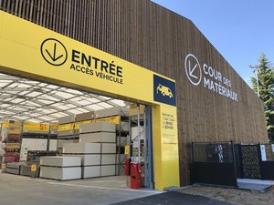 Merchandise collection area