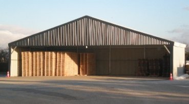 Storage area for empty pallets